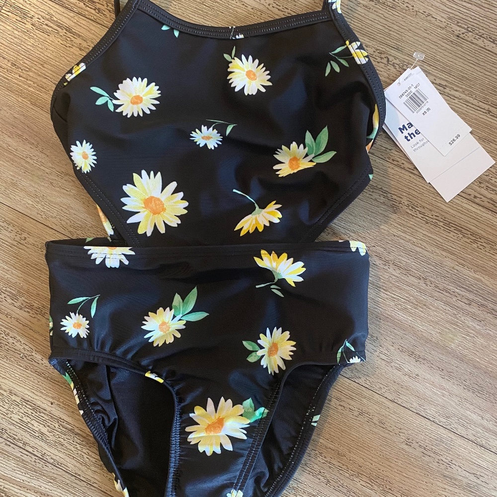 Bathing suit size 5T - Picture 1 of 2